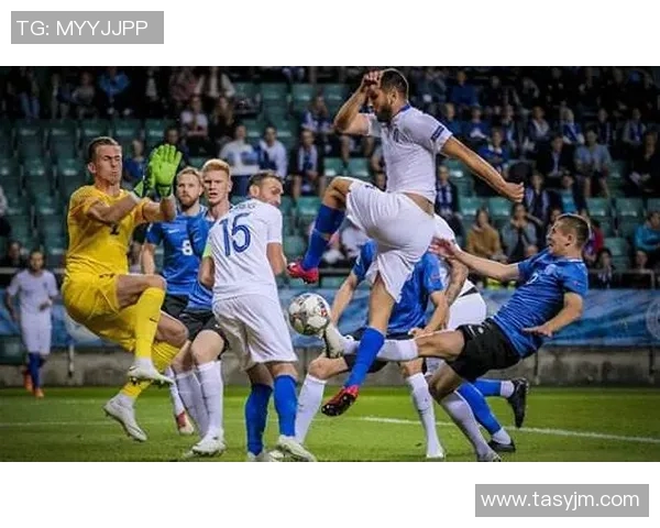 足球明星在桑拿与冰水中交替体验极限放松与恢复的独特秘诀揭秘